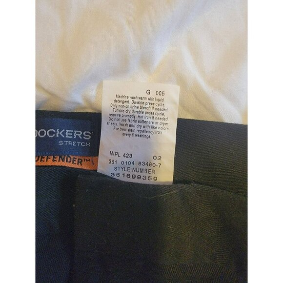 Dockers NWT Black Shorts Miss-tagged Size 8/10 Review measurement pic - Picture 7 of 9
